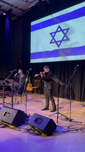 HBayit community moment