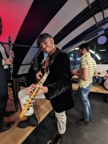 HBayit community moment